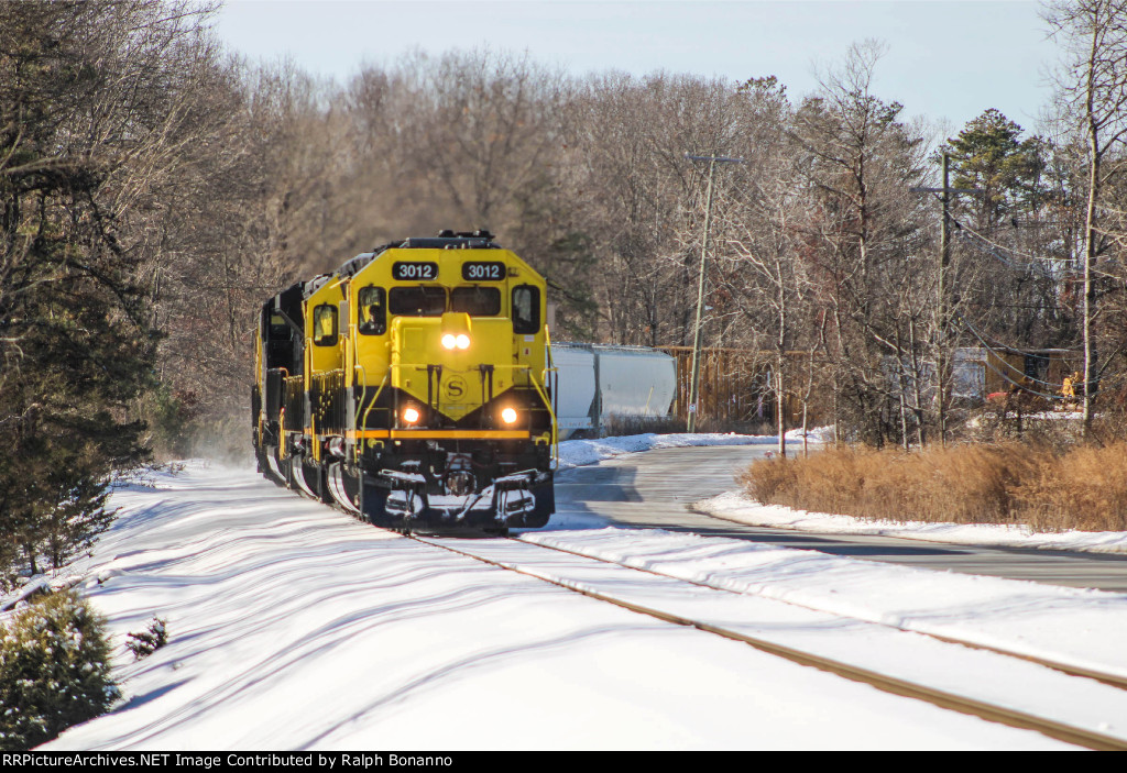 Eastbound SU-100 approaches Cozy Lake Road 